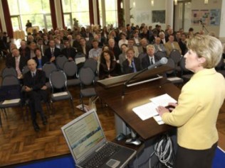 Fachtagung Region am Wasser am 27.4.06 in Mülheim an der Ruhr Fachtagung Region am Wasser am 27.4.06 in Mülheim an der Ruhr