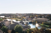 Stadthalle und Ruhr in Mülheim an der Ruhr.